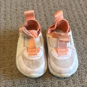 Nike Orange and White Baby Walker Shoes Lightweight Slip-On size 4